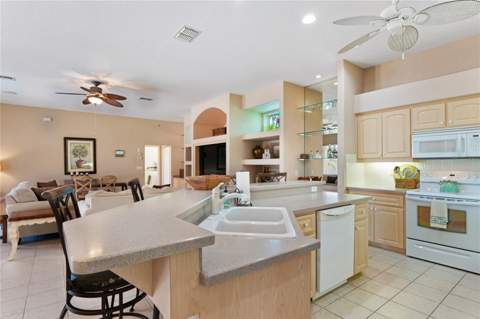 10120 Shortleaf Court, Weeki Wachee FL - photo 24 of 95