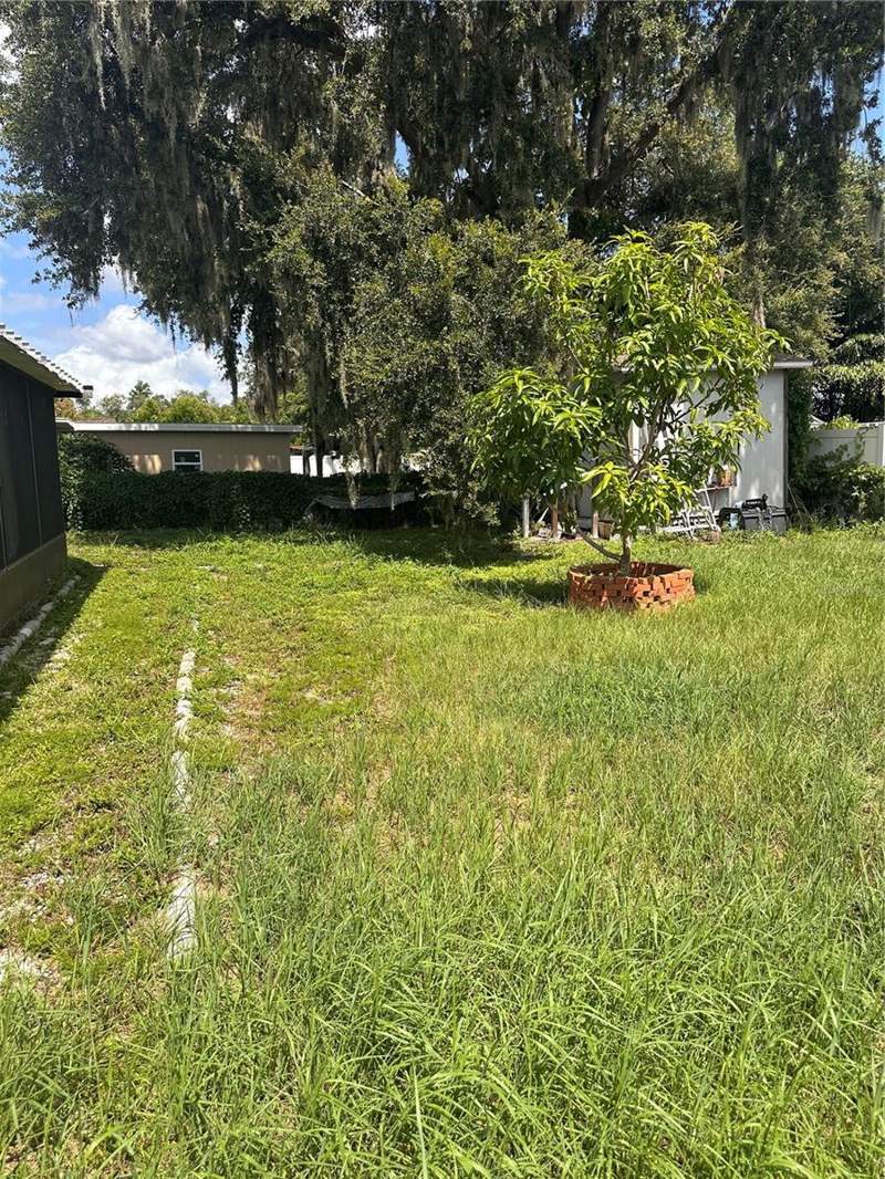 4 bedroom Single Family Residence at 8848 Oak Circle, Townn Country Park Unit 54, Tampa — photo 4
