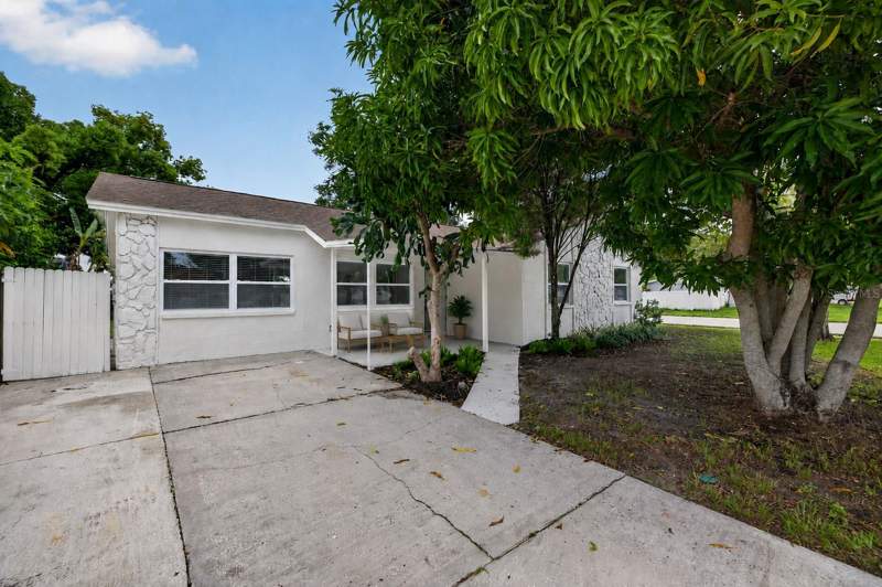 3 bedroom Single Family Residence at 9001 Arndale Circle, Townn Country Park Unit 53, Tampa — photo 2