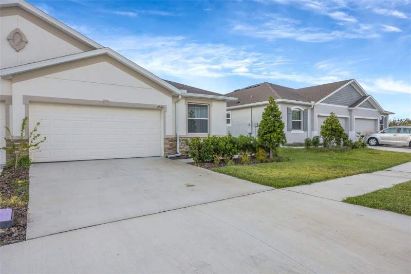 3 bedroom Villa at 2555 Bending Bonsai Drive, Woodcreek, Wesley Chapel — photo 2