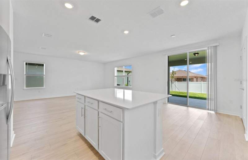 4 bedroom Single Family Residence at 6949 SW 90th Lane, Pioneer Ranch Phase 1, Ocala — photo 4