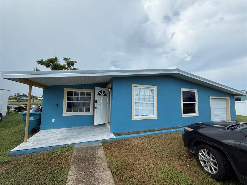 5 bedroom Single Family Residence at 585 Lindley Terrace, Port Charlotte Sec 025, Port Charlotte — photo 3