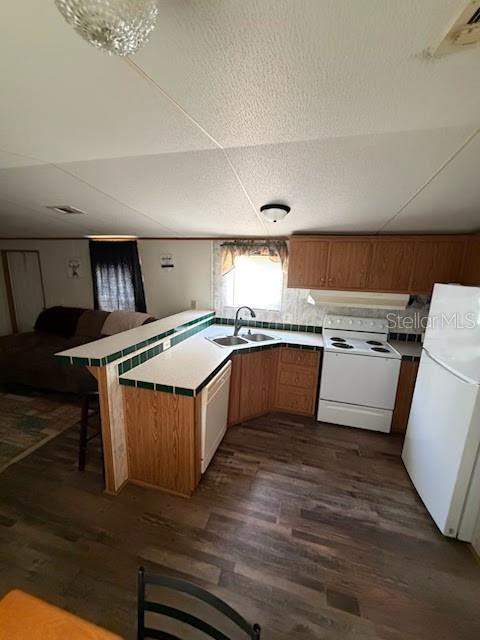 2 bedroom Manufactured Home at 9050 SE 196th Terrace, Frst Lakes Park, Ocklawaha — photo 5