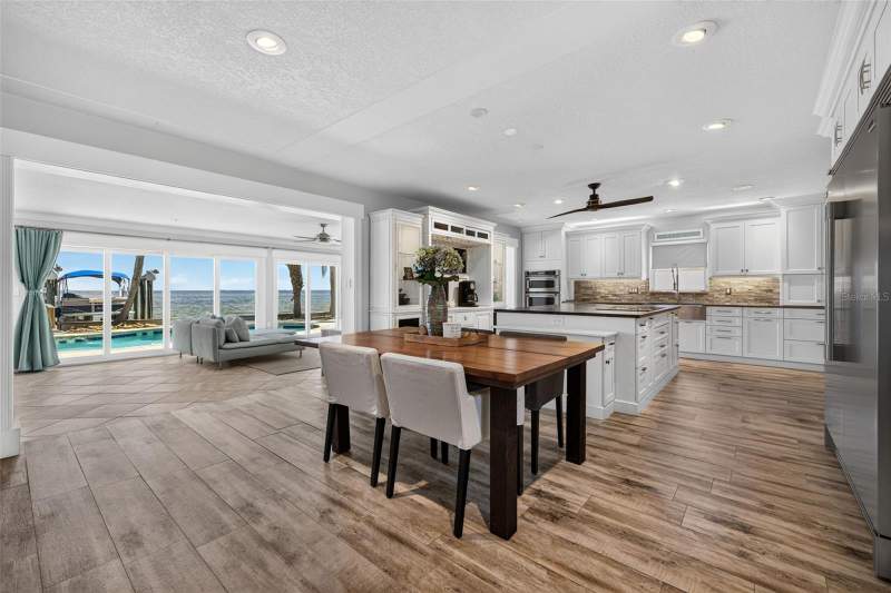 3 bedroom Single Family Residence at 2480 E Bay Isle Drive, Tropical Shores 3rd Add, St Petersburg — photo 5