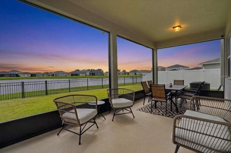 4 bedroom Single Family Residence at 10971 Bluestem Cove, Sawgrass Lakes Ph I-Iii, Parrish — photo 2