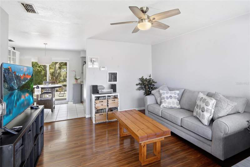 3 bedroom Single Family Residence at 1907 LESLIE ANN LANE, JORDANA HILLS, OCOEE — photo 2