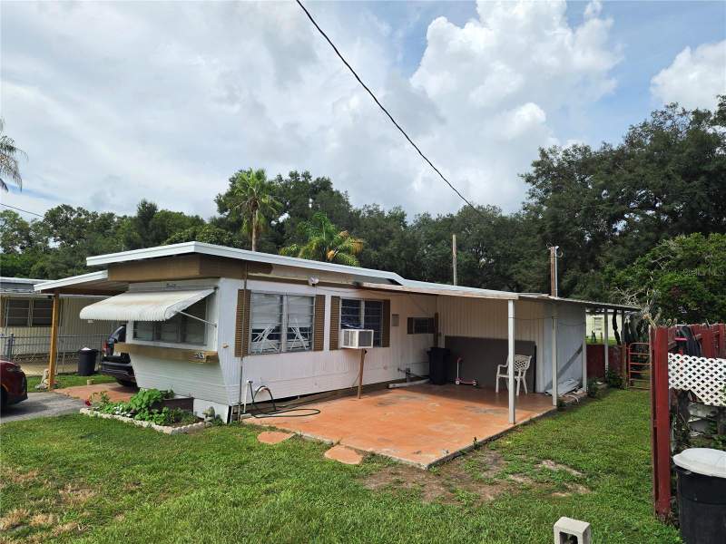 2 bedroom Mobile Home at 37629 March Lane, Zephyrhills Colony Co, Zephyrhills — photo 2