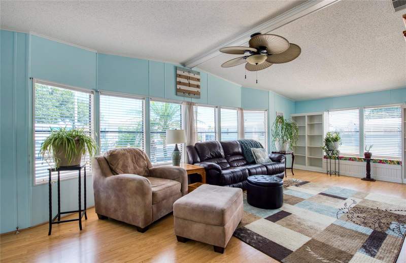 2 bedroom Manufactured Home at 228 Tarpon Lane, Gull-Aire Village, Oldsmar — photo 2