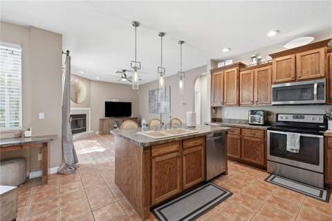 9302 Heritage Oak Court, Tampa FL - photo 6 of 24