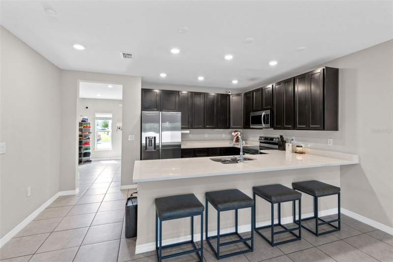 3 bedroom Townhouse at 4827 Coral Castle Drive, Fiesta Key, Kissimmee — photo 4