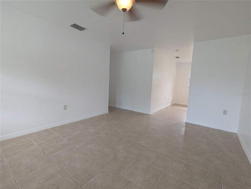 4 bedroom Single Family Residence at 1216 Robert King High Drive, Golden Northgate, Lakeland — photo 4