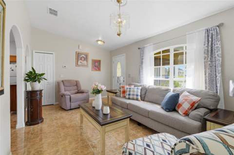 1029 Dudley Drive, Kissimmee FL - photo 7 of 36