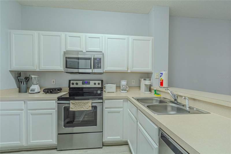3 bedroom Townhouse at 8502 Crystal Cove Loop, Emerald Island Residence Ph 2, Kissimmee — photo 3