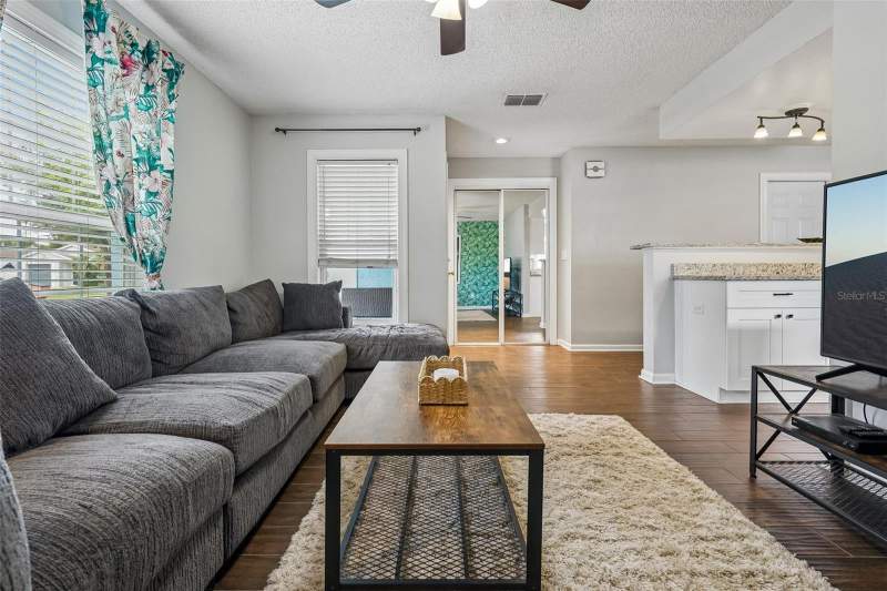 3 bedroom Single Family Residence at 4717 W Prescott Street, Port Tampa City Map, Tampa — photo 4