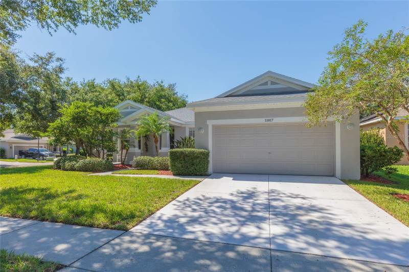 3 bedroom Single Family Residence at 11817 Holly Crest Lane, Rivercrest Ph 1B1, Riverview — photo 4