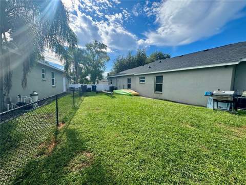 6019 E 60th Place, Palmetto FL - photo 10 of 11