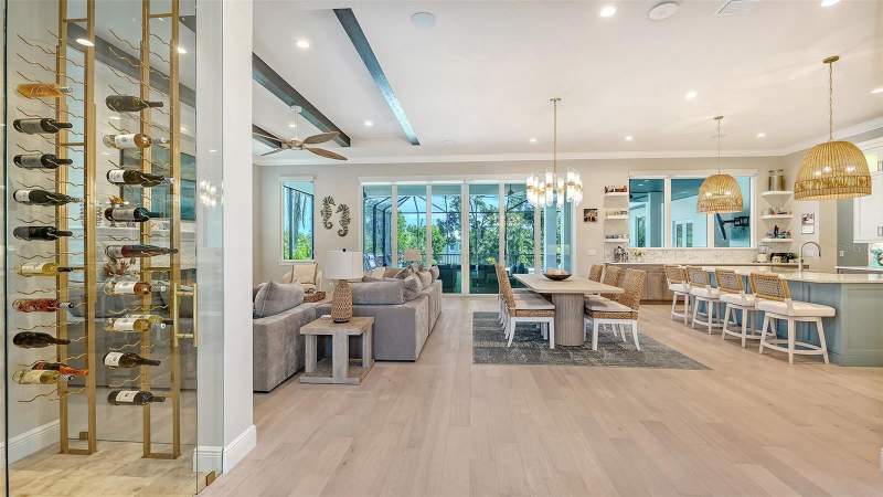 5 bedroom Single Family Residence at 3100 Gulf Of Mexico Drive, Coquina Beach, Longboat Key — photo 4
