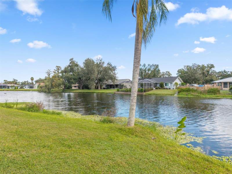 3 bedroom Single Family Residence at 8012 Lake Drive, Woodlawn Lakes First Add, Palmetto — photo 2