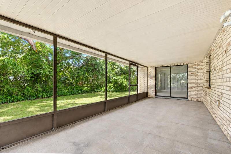 3 bedroom Single Family Residence at 716 Westwood Drive, Westwood, Brandon — photo 3