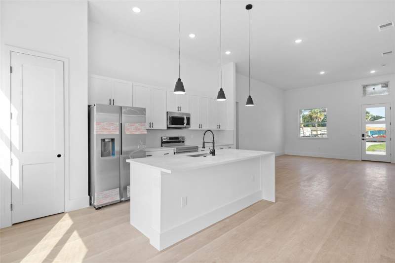 4 bedroom Single Family Residence at 543 Chamber Street, Port Charlotte Sec 008, Port Charlotte — photo 5