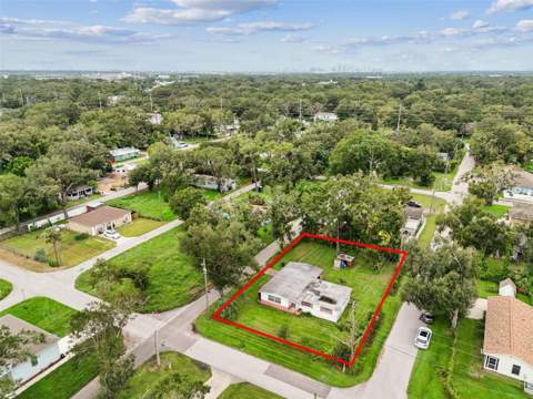 7512 Rhode Island Drive, Tampa FL - photo 12 of 18