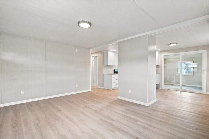 2 bedroom Manufactured Home at 10912 Justice Drive, Senate Manor Unrec, Port Richey — photo 4