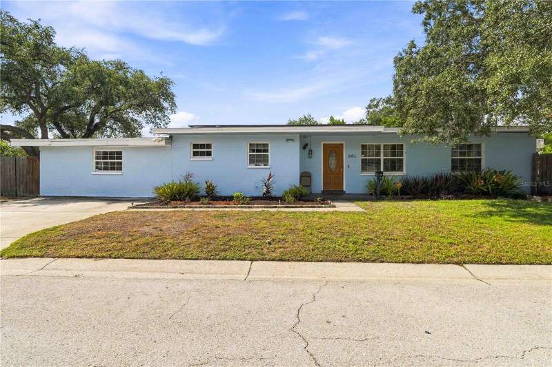 3 bedroom Single Family Residence at 801 51st Avenue, Bayou Heights Hanlons, St Petersburg — photo 2