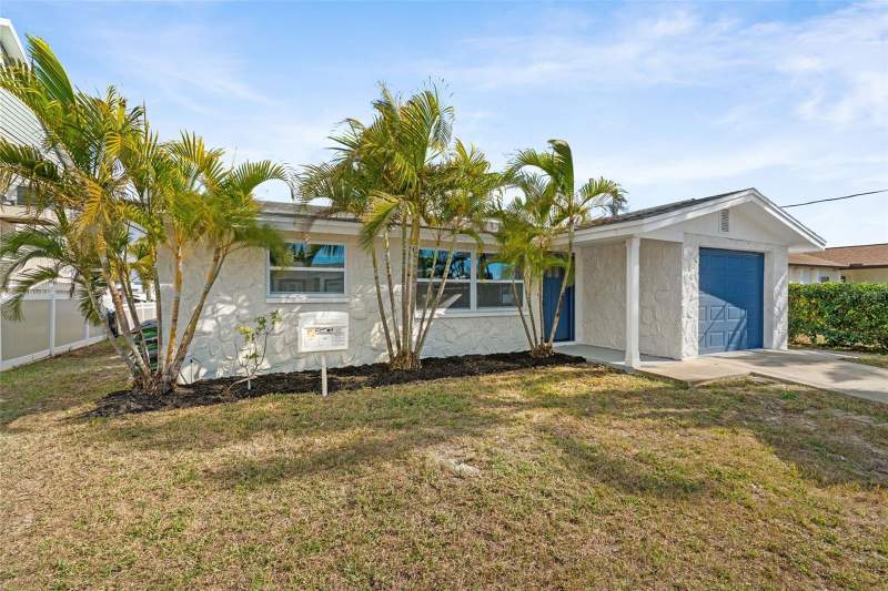 3 bedroom Single Family Residence at 13804 Victor Avenue, Hudson Beach Estates, Hudson — photo 2