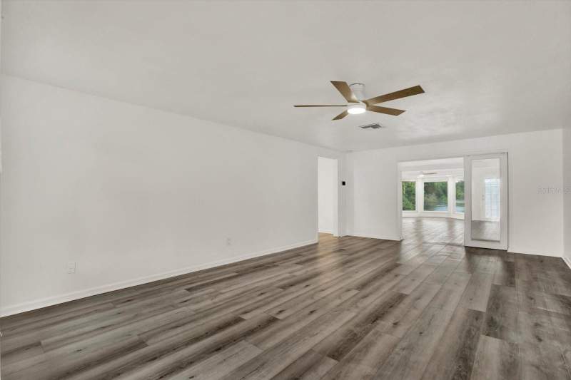 3 bedroom Single Family Residence at 5995 Blossom Lake Drive, Blossom Lake Village Sec 2, Seminole — photo 5