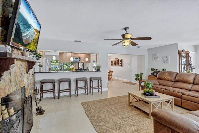 4 bedroom Single Family Residence at 8532 Kumquat Avenue, Cross Bayou Estates 1st Add, Seminole — photo 5