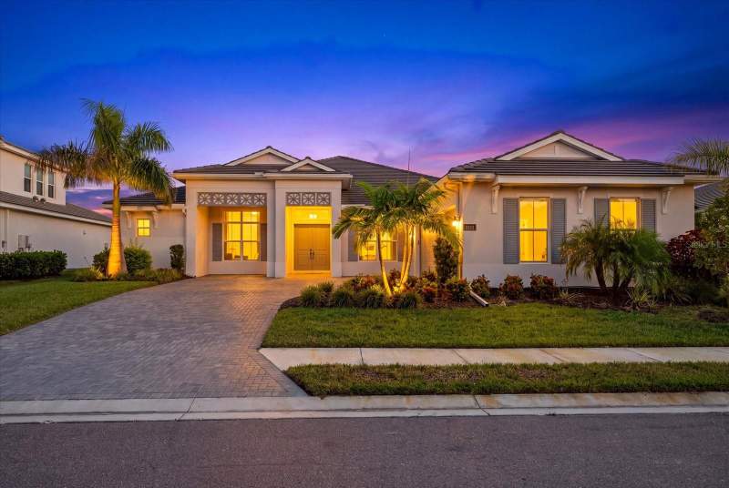 4 bedroom Single Family Residence at 8133 Nevis Run, Isles At Lakewood Ranch, Lakewood Ranch — photo 2