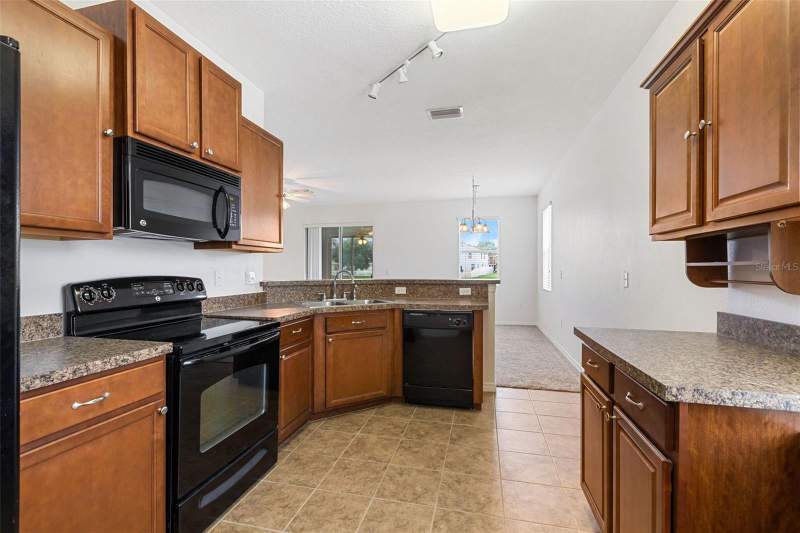 3 bedroom Single Family Residence at 2616 Walden Woods Drive, Whispering Woods Ph 1, Plant City — photo 3