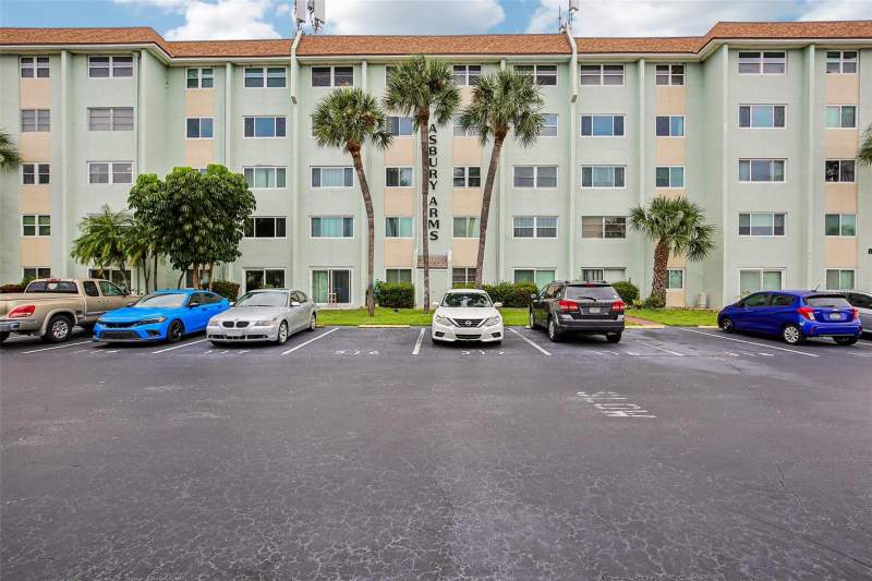 2 bedroom Condominium at 801 83rd Avenue #511, Asbury Arms Condo, St Petersburg — photo 2