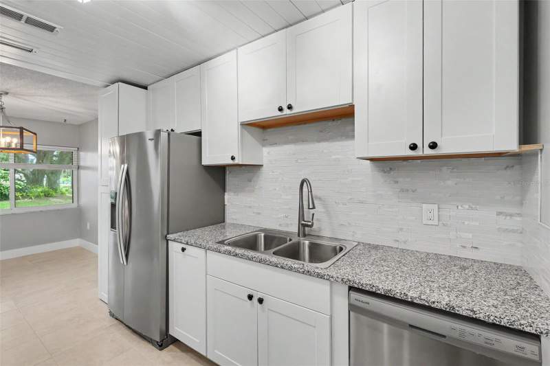 2 bedroom Villa at 1208 Highland Avenue #121, New Haven Condo, Largo — photo 4