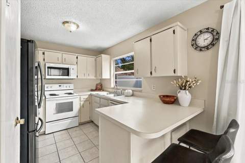 1432 Marigold Drive, Lakeland FL - photo 16 of 43