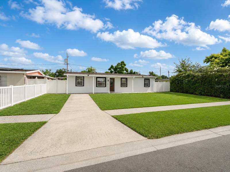 4 bedroom Single Family Residence at 4409 W Hanna Avenue, West Park Estates Unit 3 Re, Tampa — photo 2