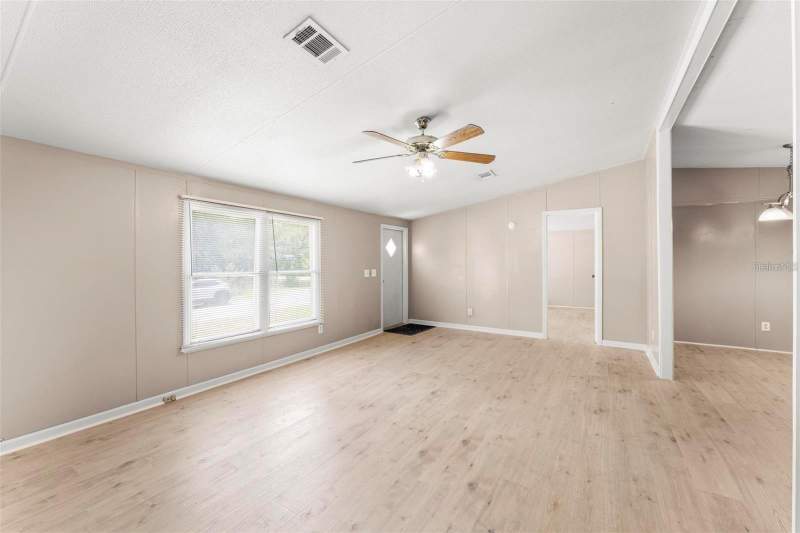 4 bedroom Manufactured Home at 201 N 5th Street, Bithlo, Orlando — photo 3