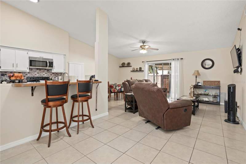 2 bedroom Townhouse at 167 Clear Lake Circle, Hidden Lake Villas Ph 3, Sanford — photo 3