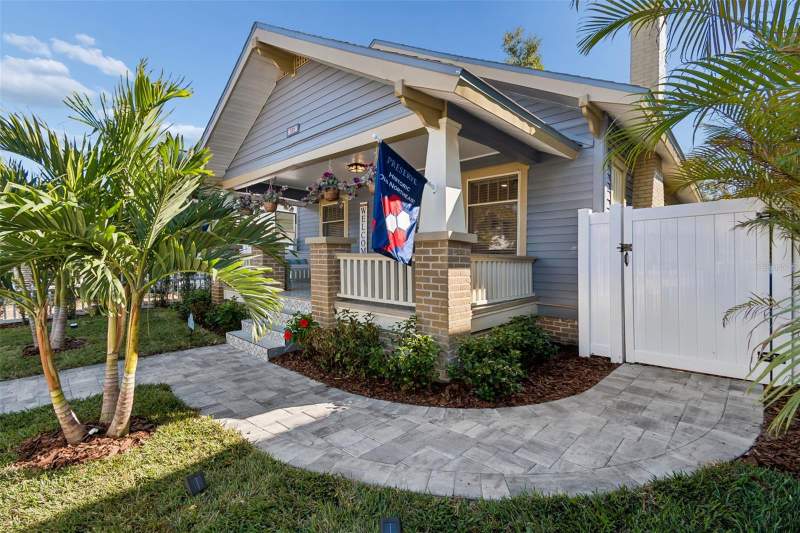 2 bedroom Single Family Residence at 322 11TH AVENUE, COLONIAL HEIGHTS & 2ND ADD, ST PETERSBURG — photo 1