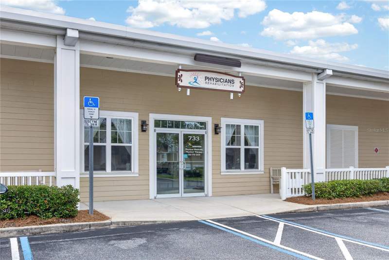 733 COUNTY ROAD 466 home for sale in Lady Lake Summit Medical Park