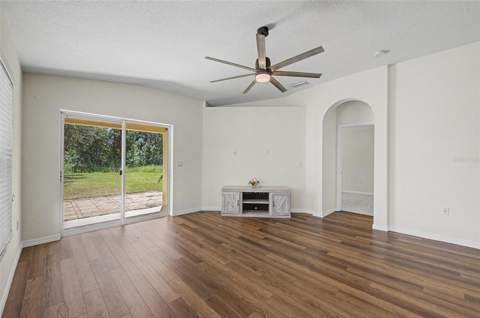 7838 Carriage Pointe Drive, Gibsonton FL - photo 14 of 72