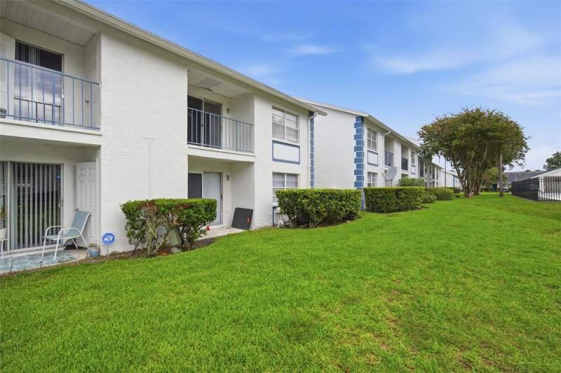 2 bedroom Condominium at 5005 Bordeaux Village Place #202, Bordeaux Village A Condo, Tampa — photo 2
