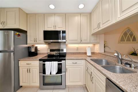 421 Cerromar Terrace #469, Venice FL - photo 12 of 44