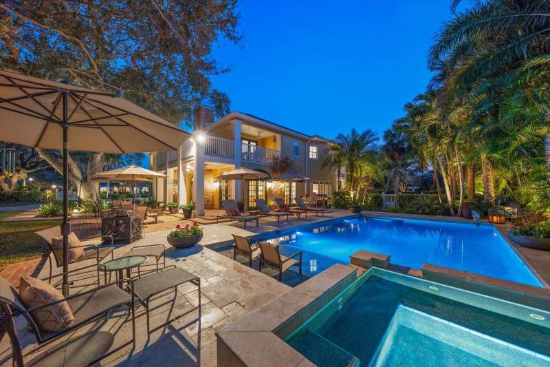4 bedroom Single Family Residence at 100 Sarasota Road, Belleair Estates, Belleair — photo 2