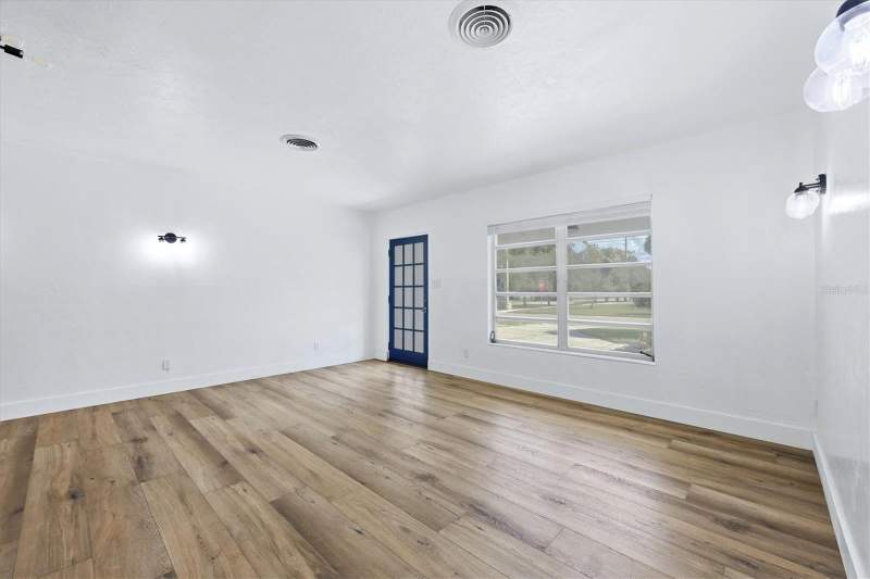 4 bedroom Single Family Residence at 2000 Craft Lane, Arlington Park, Sarasota — photo 4