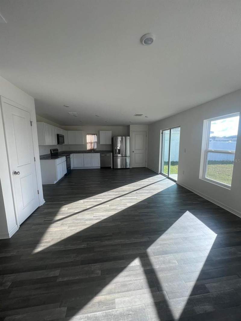 4 bedroom Single Family Residence at 1934 Golden Beak Drive, Eagle Hammock, Eagle Lake — photo 2