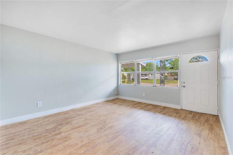 3 bedroom Single Family Residence at 6132 W Livingston Street, Crescent Heights, Orlando — photo 4