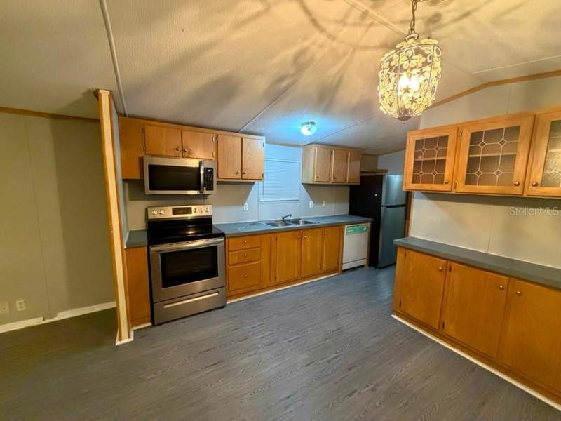 2 bedroom Manufactured Home at 17689 SE 14th Street, Land-O-Lks Estates, Silver Springs — photo 5