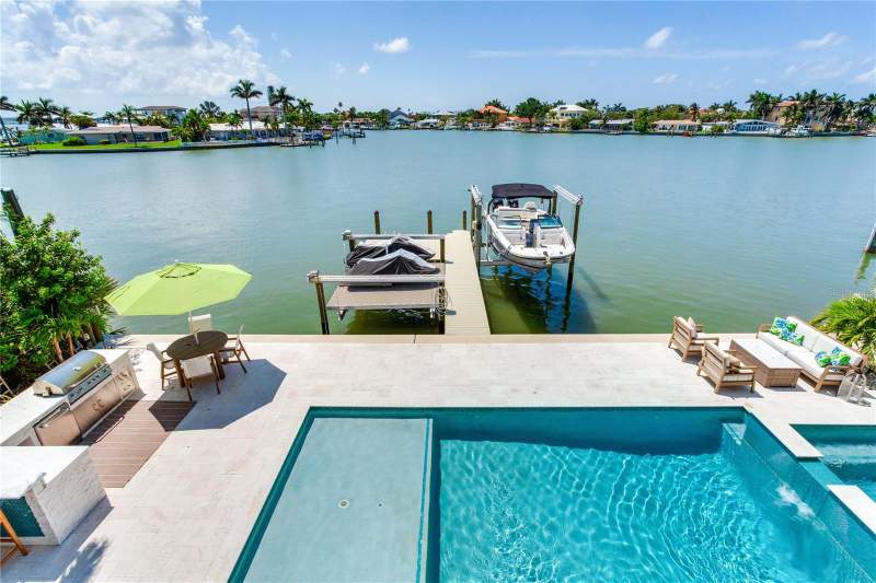 5 bedroom Single Family Residence at 17081 DOLPHIN DRIVE, NORTH REDINGTON BEACH SEC B, NORTH REDINGTON BEACH — photo 4