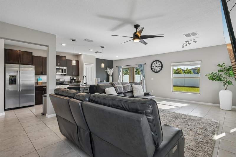 4 bedroom Single Family Residence at 4714 Ron Eddie Place, Touchstone Ph 5, Tampa — photo 4